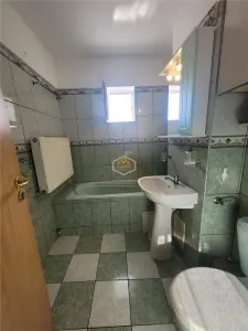 Apartament cu 3 camere langa Liceul Nr. 7 | Micro16 - foto 12