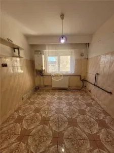Apartament cu 3 camere langa Liceul Nr. 7 | Micro16 - foto 9