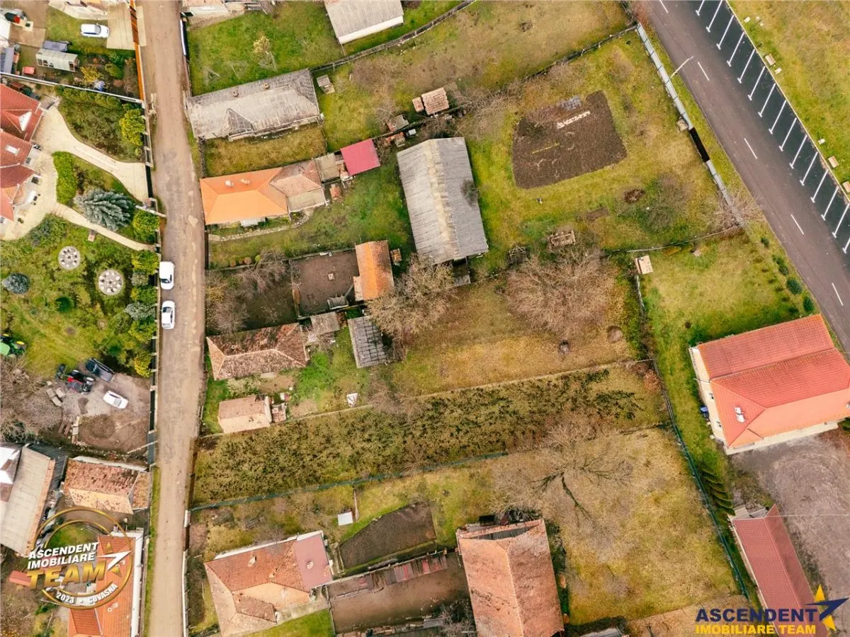 Teren roditor de peste 1.000mp cu casa traditionala, Sanzaieni, Covasna - foto 4
