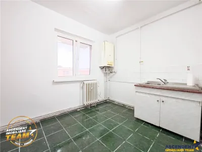 3D!Apartament 3 camere,decomandat,65 mp,zona linstita, Lenin, Sfantu Gheorghe - foto 3