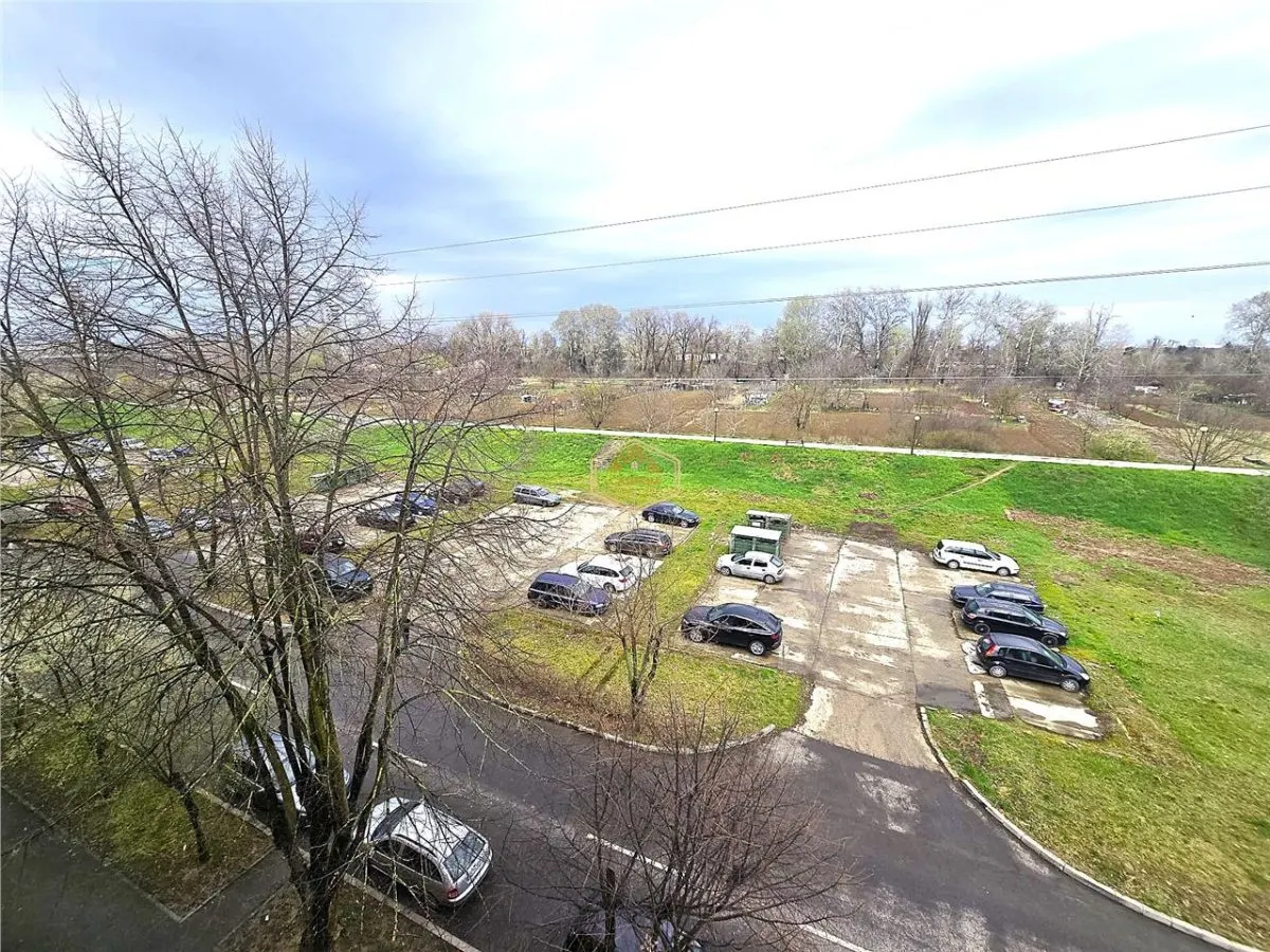 Video | Apartament cu 3 camere decomandate | Micro 17 | Strada Brasov - foto 18