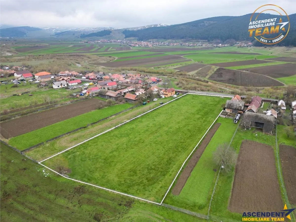 FILM!Potential rezidential/ investitional: 8.000 mp intravilan construibil, Sanzieni, Covasna - foto 1