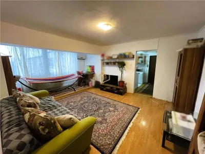 Vezi Video | Apartament cu 3 camere langa Liceul Nr. 7 | Micro 16 - foto 2
