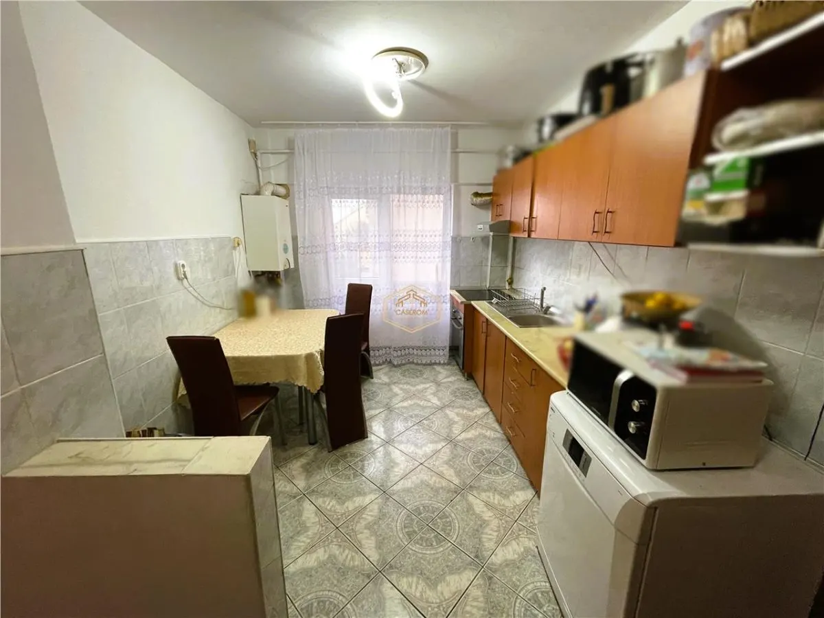 Vezi Video | Apartament cu 3 camere langa Liceul Nr. 7 | Micro 16 - foto 11