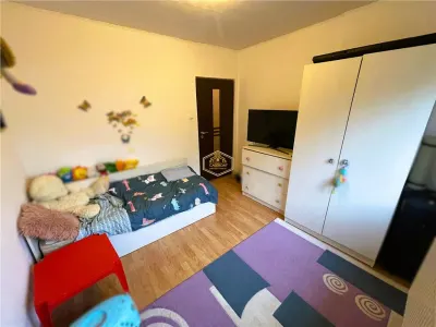 Vezi Video | Apartament cu 3 camere langa Liceul Nr. 7 | Micro 16 - foto 7