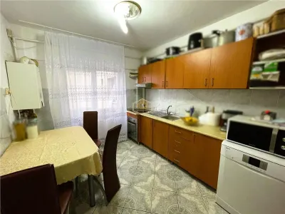 Vezi Video | Apartament cu 3 camere langa Liceul Nr. 7 | Micro 16 - foto 10