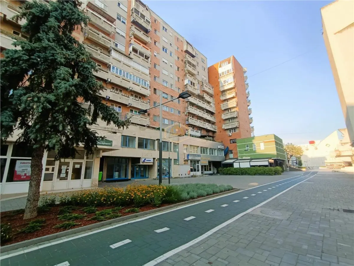 Apartament 4 camere ideal pentru familie sau elevi | Piata 25 Octombrie - foto 1