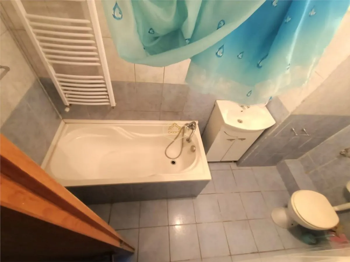 Casa imp?r?it? in 2 apartamente cu acces separat | zona semicentral? | B-dul Unirii | - foto 18
