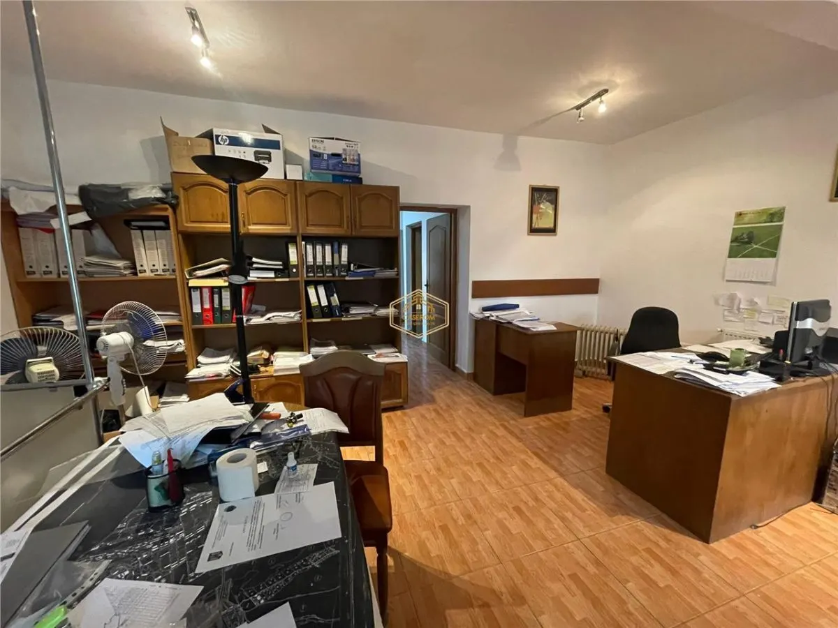 Casa imp?r?it? in 2 apartamente cu acces separat | zona semicentral? | B-dul Unirii | - foto 3