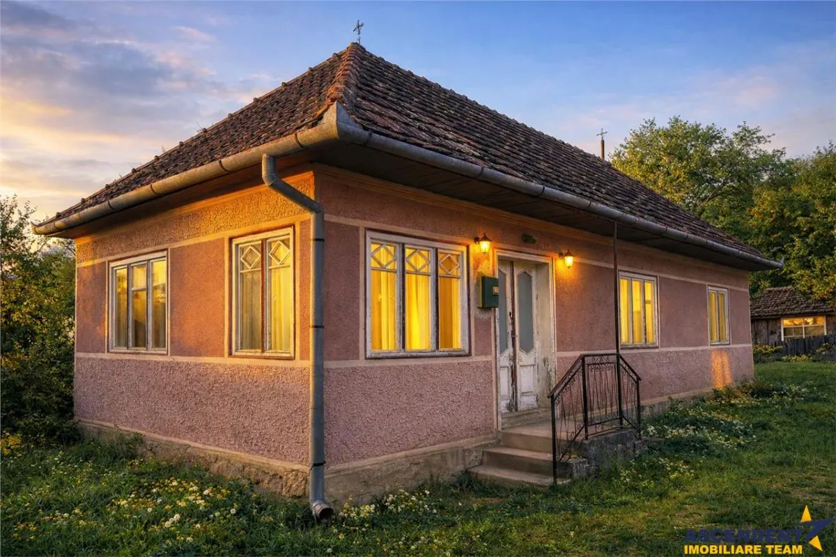 FILM! Gospodarie cu atmosfera traditionala,1.032 mp de verde si gradinarit, Sanzaieni, Covasna - foto 1