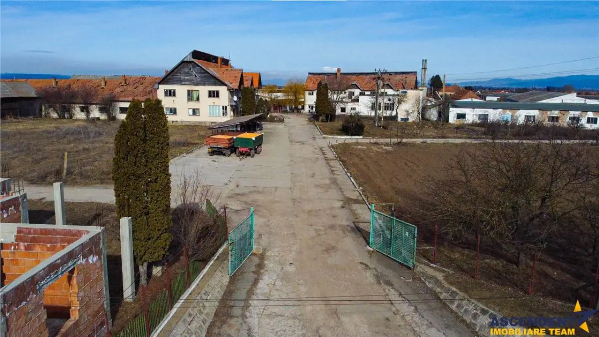 FILM! +25.400mp teren+Complex agrozootehnic cu traditie, accesorizat+ potential A,Borosneu - foto 10