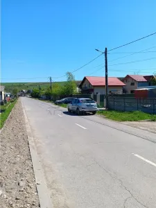 Ocazie! Vorovesti TEREN 1787mp intravilan toate utilitatile cu deschidere doua strazi asfaltate - Miroslava
