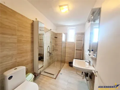 Nivel in  vila, 4 camere, cu garaj, curte proprie, Central, Brasov - foto 8