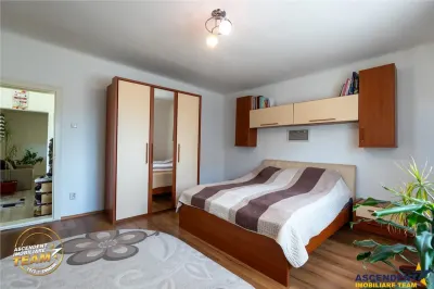 FILM! Pe 1.200mp teren+rezidenta cu gradina inflorata,aproape de Targu Secuiesc:Belani - foto 25