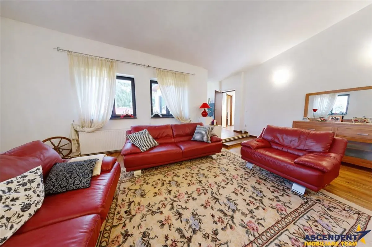3D!Casa apreciabila,600mp teren,decor incantator, Rucar. Bran,Brasov - foto 2