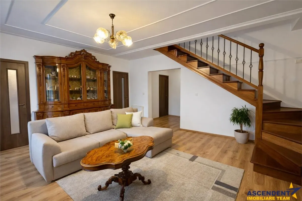 Vila spatioasa in Sancraiu, 2 intrari, foisor, parcare,5 minute de Targu Mures. - foto 2