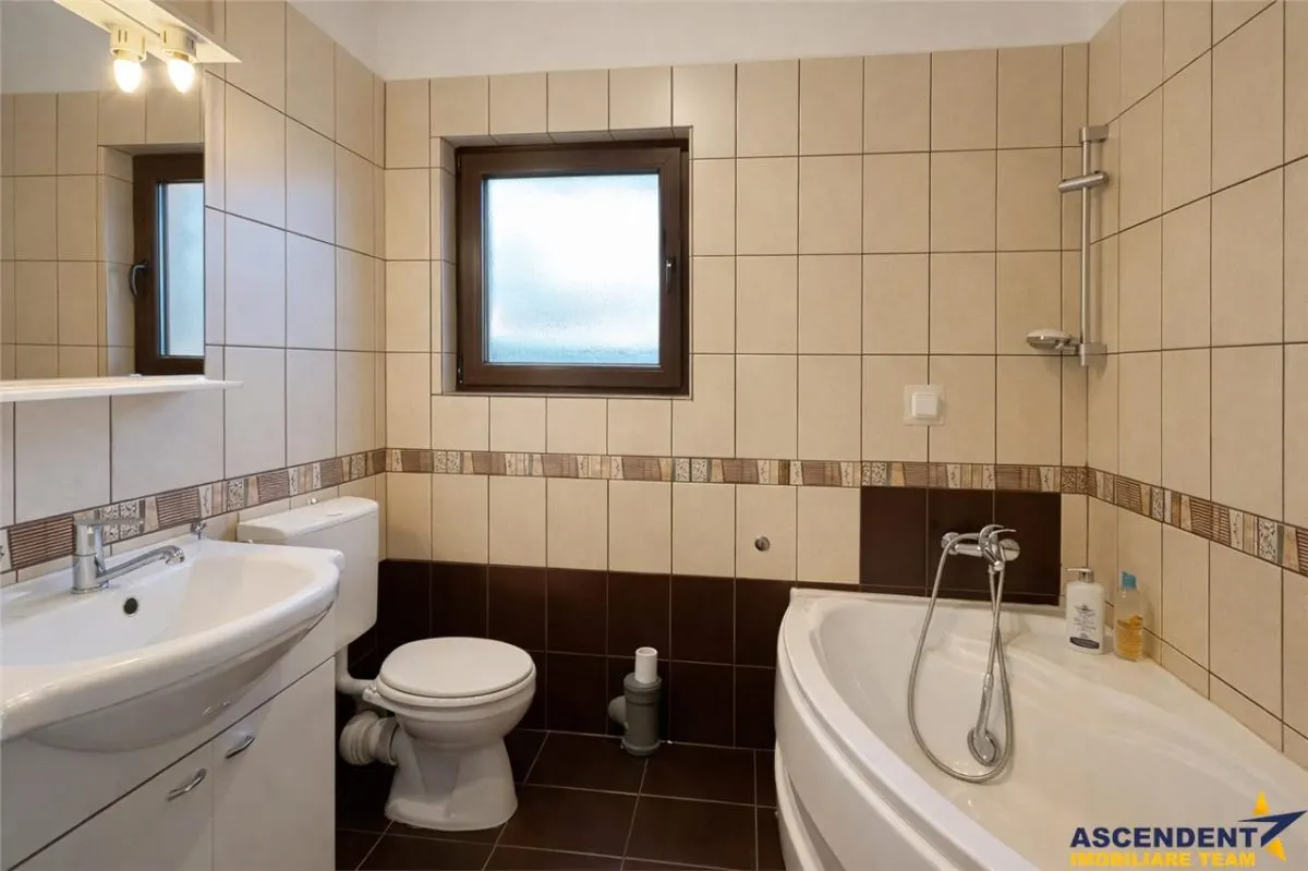 Vila spatioasa in Sancraiu, 2 intrari, foisor, parcare,5 minute de Targu Mures. - foto 11