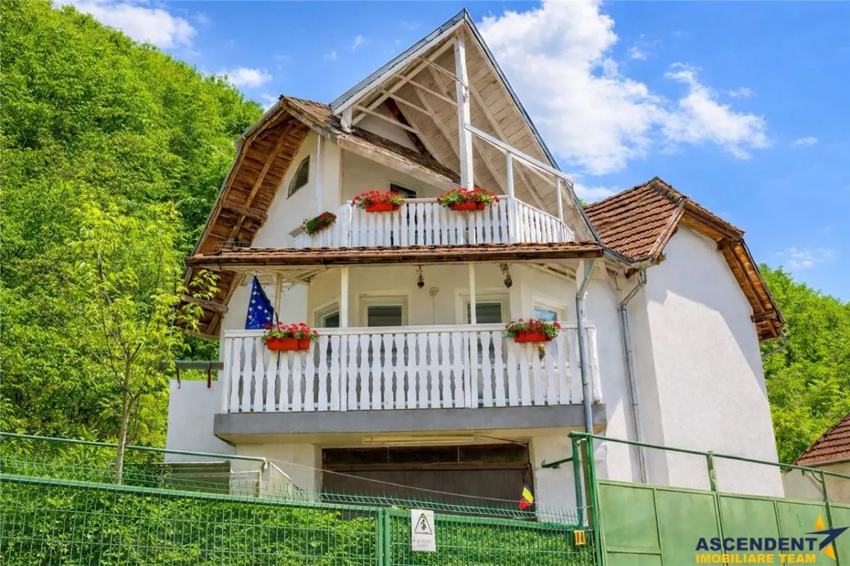 3D! Casa autentica,5.025 mp teren,in spectacolul montan al Cetatii Medievale Brasov - foto 1
