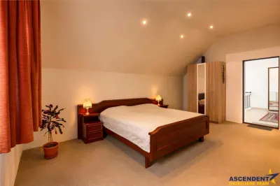 3D! Casa autentica,5.025 mp teren,in spectacolul montan al Cetatii Medievale Brasov - foto 2
