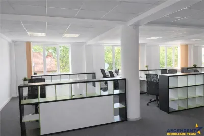 Spatiu,  configurat pe trei niveluri, Central, Brasov - Brasov
