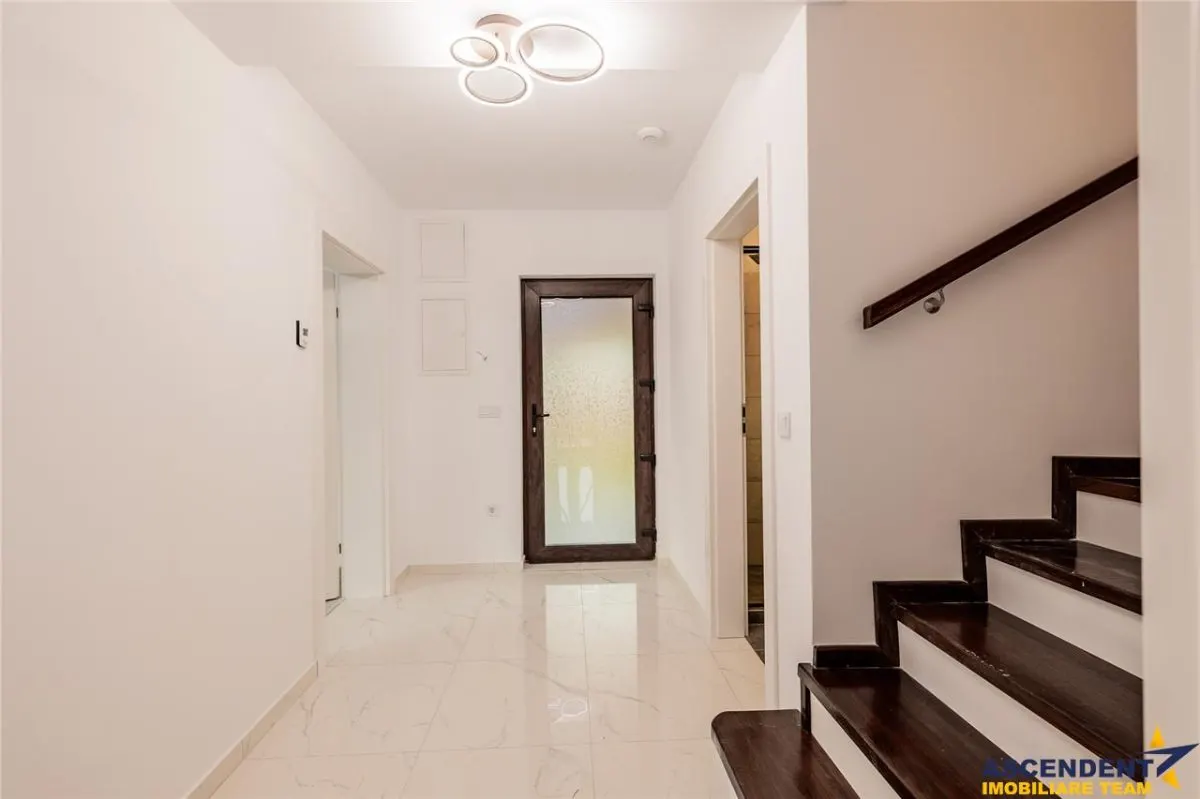 Eleganta casa, cartier select, intabulata Halchiu, Brasov - foto 9