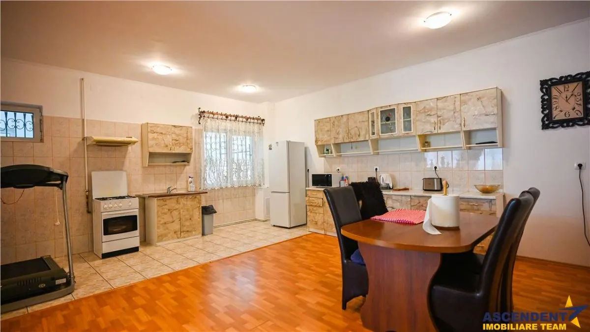 FILM & 3D! Casa adaptabila, 250 mp teren, loc parcare, Central, Brasov - foto 11
