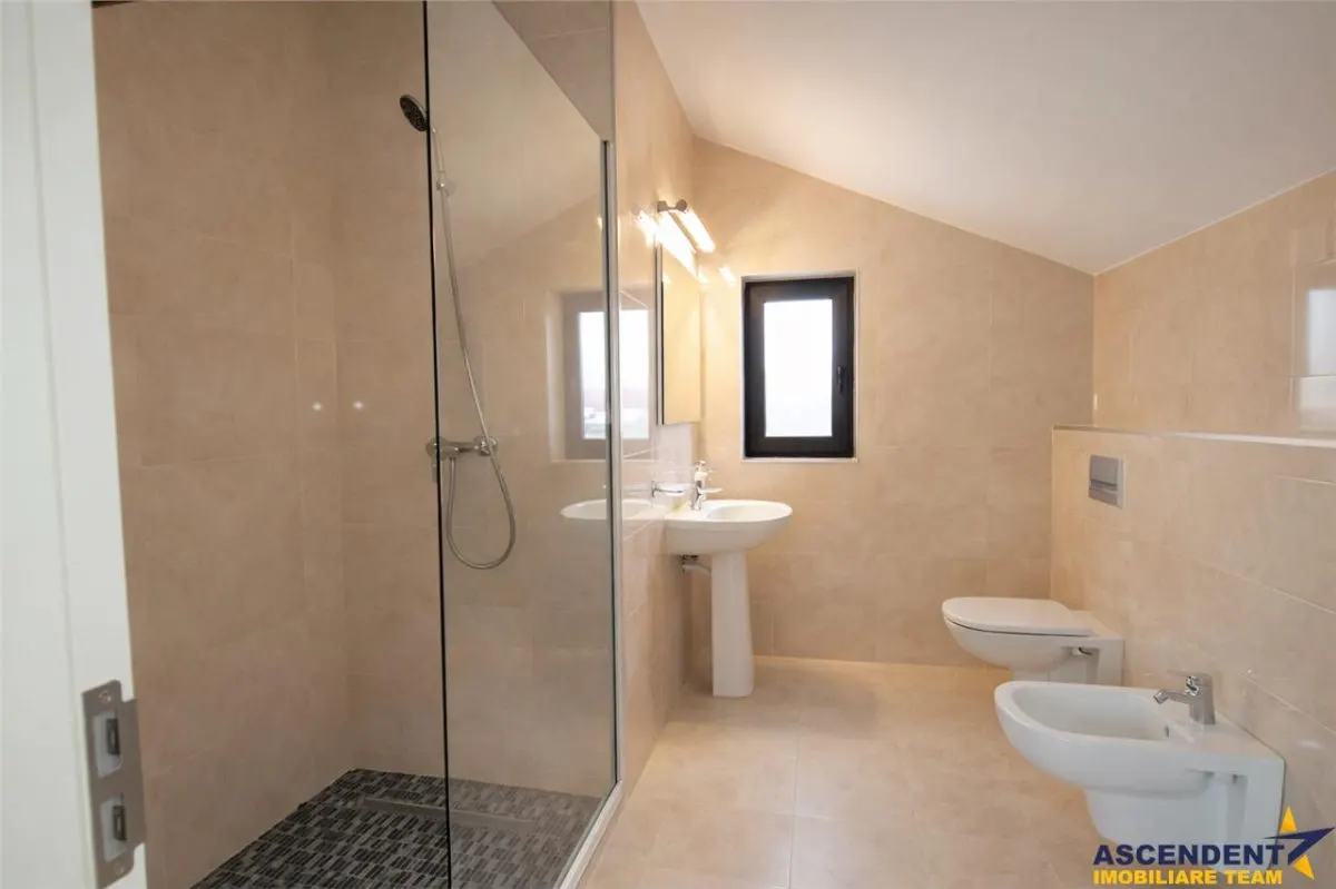 Casa pe 5 camere, constructie noua, 600mp teren, Harman, Brasov - foto 8