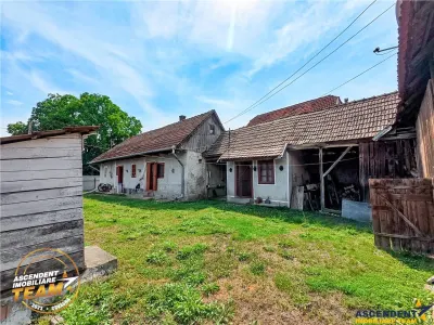 Asezare munteneasca: casa din bustean si sura zidita, Arcus, Covasna - foto 13