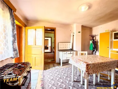 Asezare munteneasca: casa din bustean si sura zidita, Arcus, Covasna - foto 14