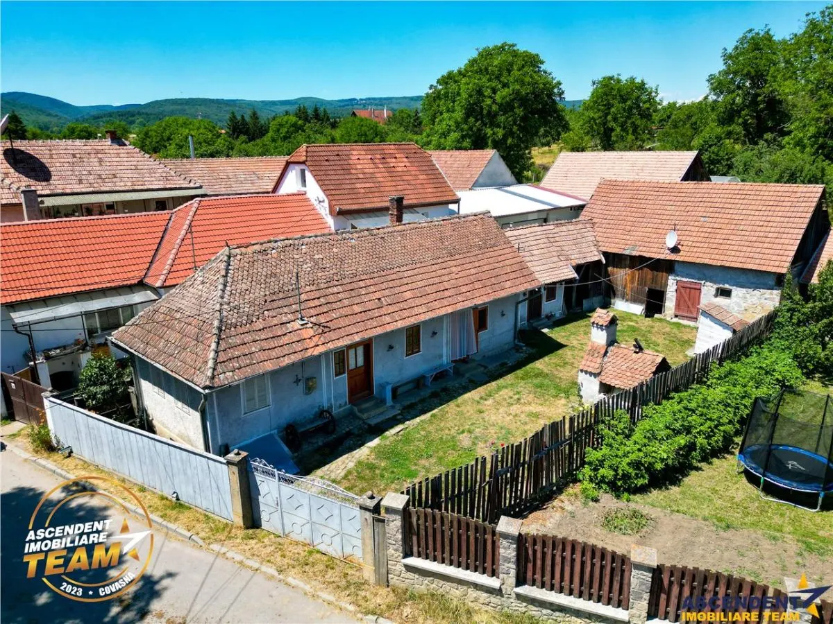 Asezare munteneasca: casa din bustean si sura zidita, Arcus, Covasna - foto 22