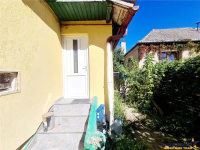 Spatiu pretabil activitati:birouri/ateliere copii/etc. acces stradal,curte proprie, Racadau - foto 9