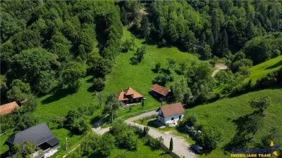 FILM! Proprietate autentica, Bran-Simon, 4.300 mp teren, casa traditionala + anexe - foto 16