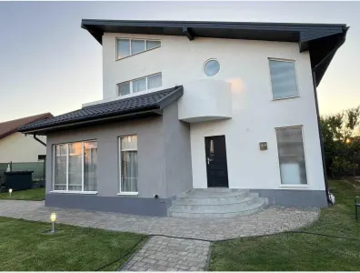 Casa 3 Dormitoare 175mp Panouri Solare Curte Amenajata - Sangeorgiu de Mures