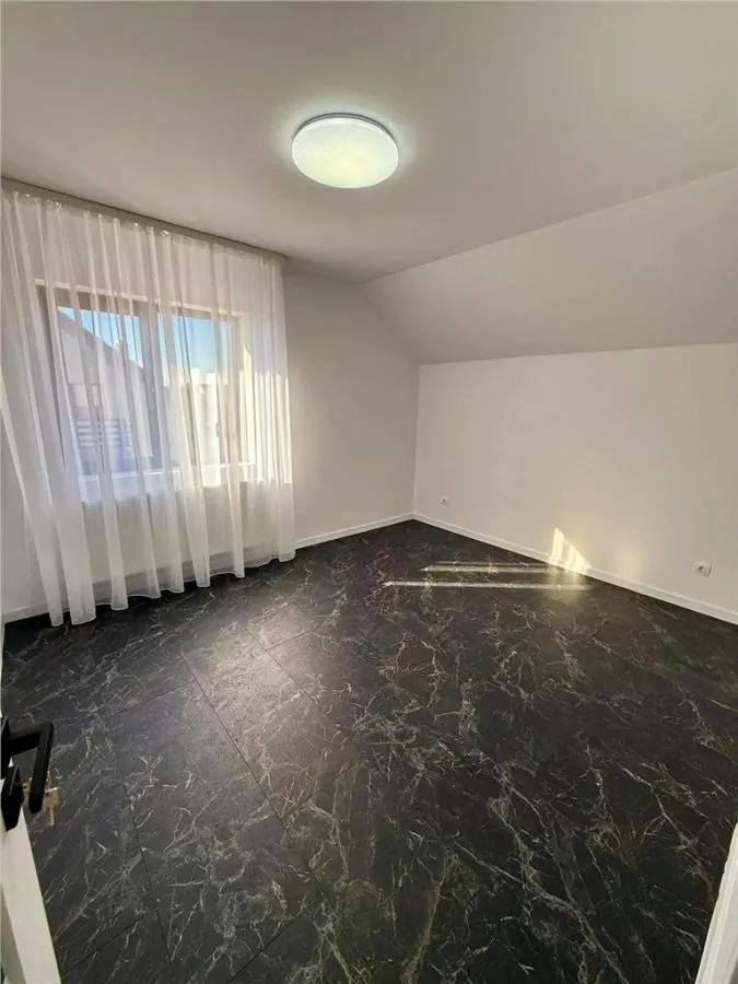 Vila 4 camere, 198mp, 2 bai, prima inchiriere, Sancraiu De Mures - foto 10