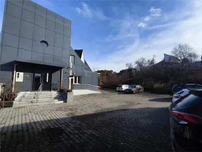 Spatiu Comercial  Semicentral 430 m2 Parcare Trafic Intens Vad Comercial Bun - Targu Mures