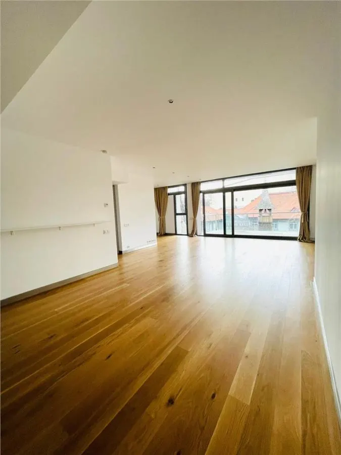 INCHIRIERE APARTAMENT 4 CAMERE DOUA LOCURI PARCARE ZONA KISELEFF SECTOR 1 - foto 1