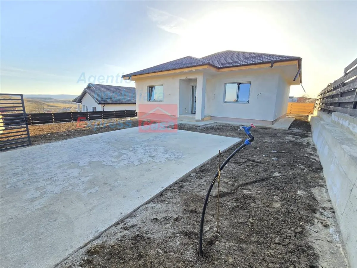 Casa noua de vanzare, la Dumesti - foto 1