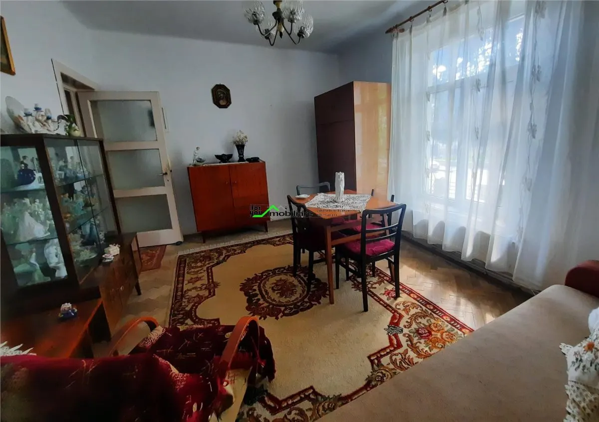 2 camere decomandate centru - foto 1