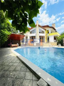 Vanzare Casa Vila cu piscina gradina 2500 mp Pipera - Voluntari