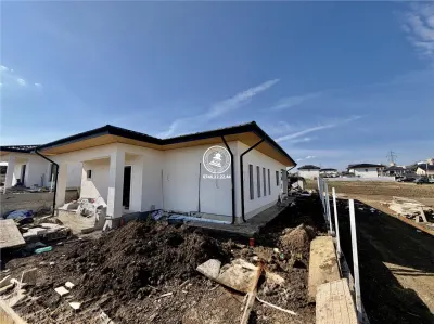 Casa vile de vanzare Miroslava - foto 2