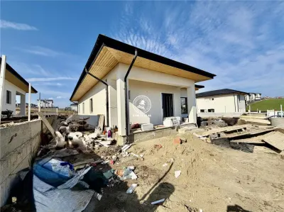 Casa vile de vanzare Miroslava - foto 4