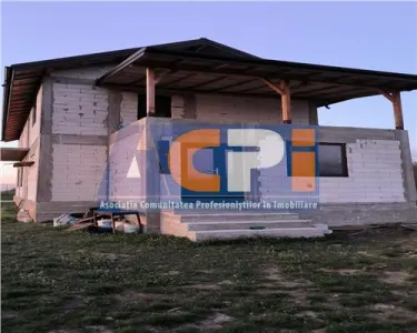 Casa de vanzare la gri/Comana,langa padure - Comana