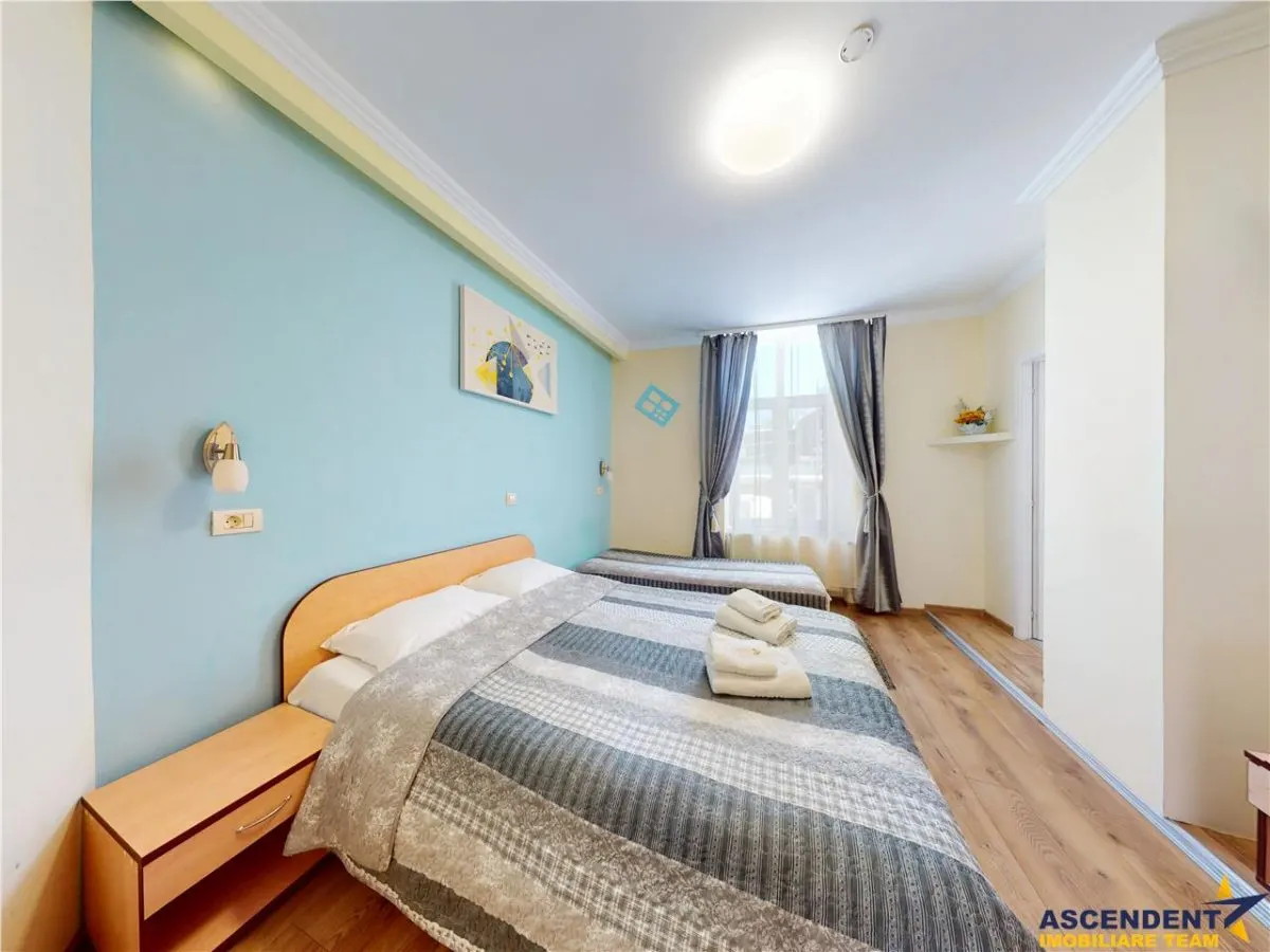 LIVE! Hotel+restaurant+magazin, Centrul Istoric - Piata Unirii, Brasov - foto 2