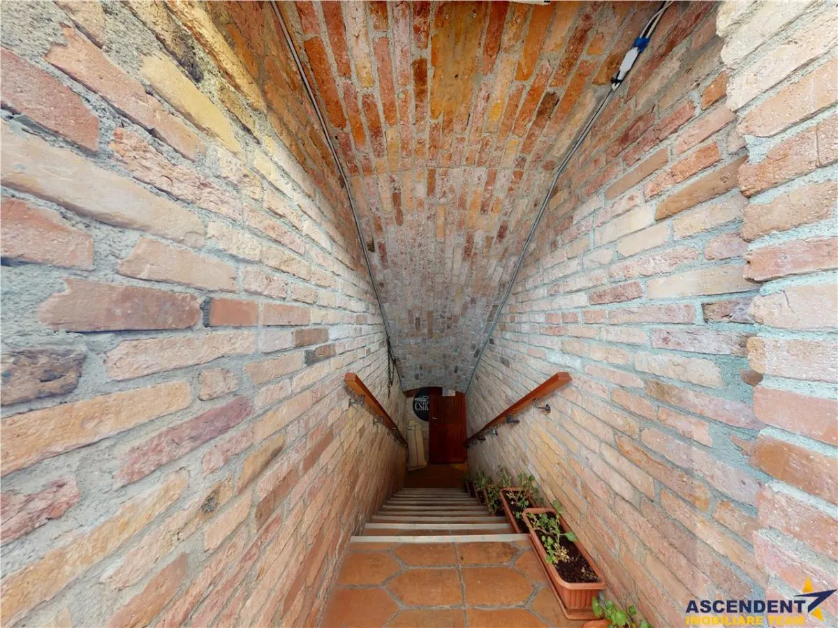 LIVE! Hotel+restaurant+magazin, Centrul Istoric - Piata Unirii, Brasov - foto 19
