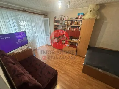 Garsoniera transformata Ã®n ap. 2 camere, E3, lÃ¢nga spital - foto 2