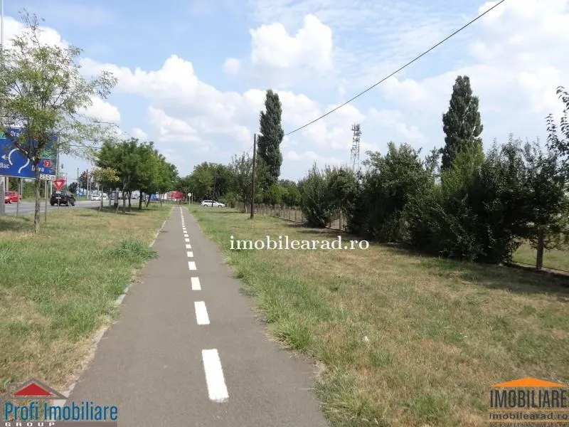 Teren 18.400 mp cu 4 hale P+E pe Artera principala vizavi de Metro-Momax - foto 6