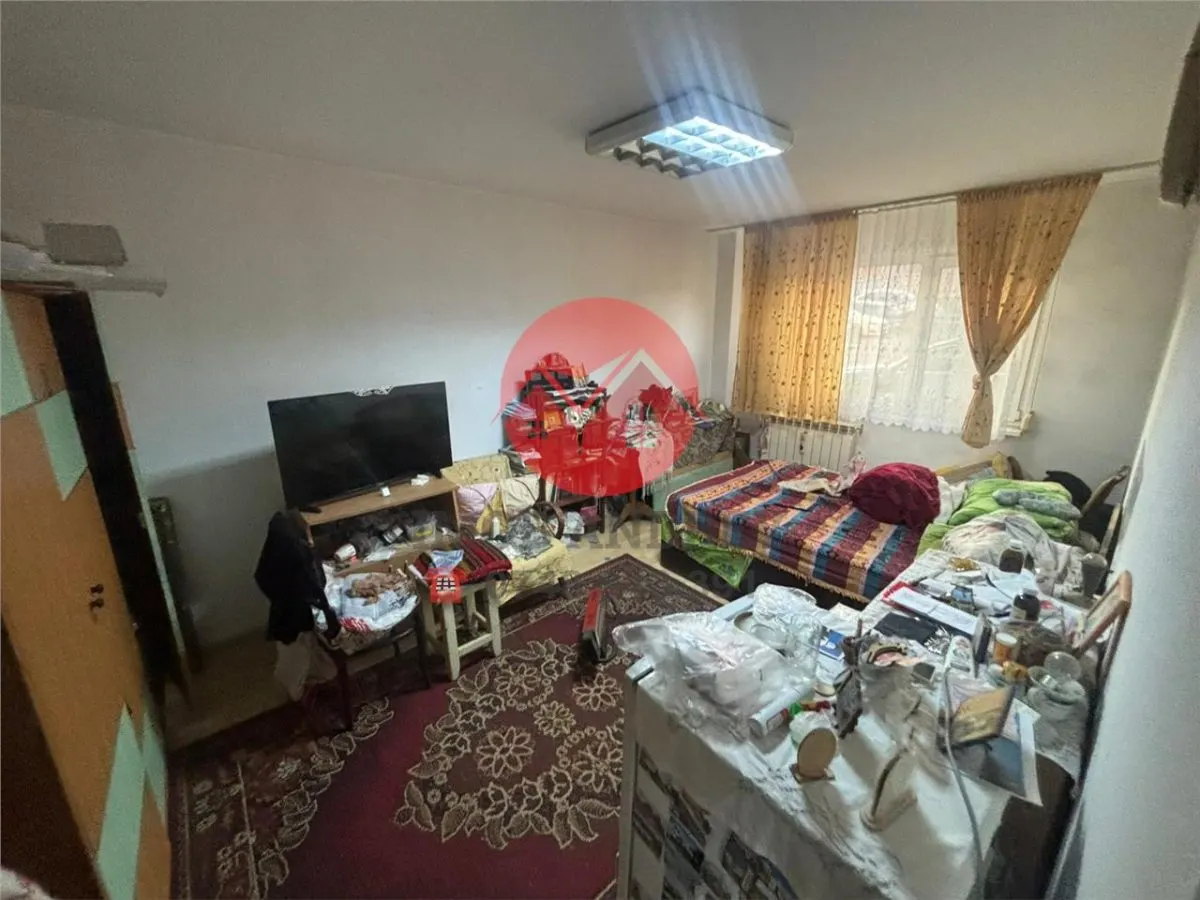 Apartament 2 camere decomandat 61 mp parter zona Sabinelor gaze pe scara - foto 2