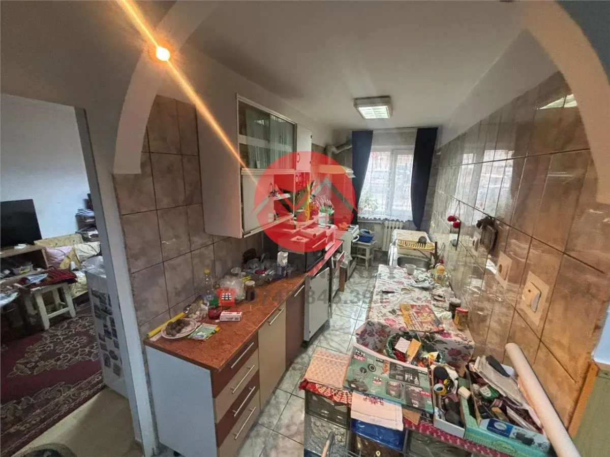 Apartament 2 camere decomandat 61 mp parter zona Sabinelor gaze pe scara - foto 4