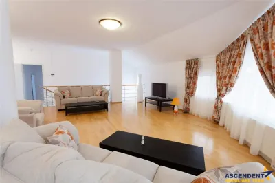In distinsa prezentare: Vila, garaj propriu, view panoramic --  Calea Poienii, Brasov, - foto 15