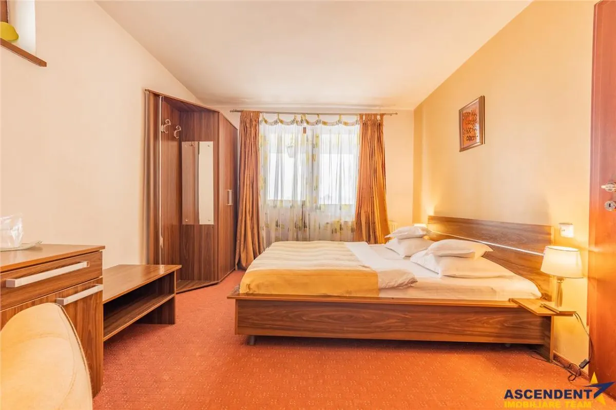 Tur LIVE & FILM! Vila + pensiune, pe 1.500 mp teren, Drumul Poienii, Brasov - foto 2
